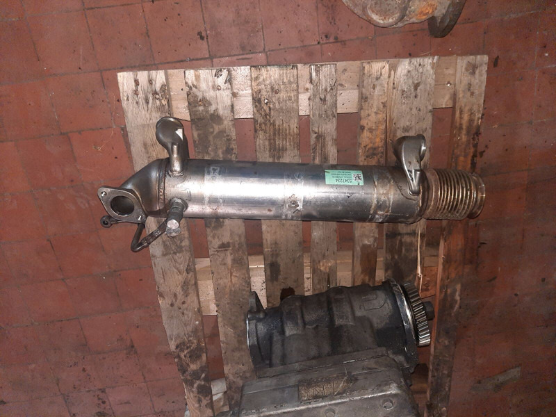 Cummins ISL egr Cooler - Глушитель/ Выхлопная система: фото 2 Cummins ISL egr Cooler - Глушитель/ Выхлопная система: фото 2