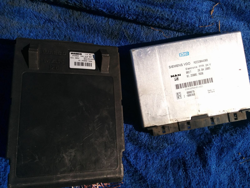 MAN WABCO ECU ZBR2 / 81.25806.7096. - Блок управления: фото 5 MAN WABCO ECU ZBR2 / 81.25806.7096. - Блок управления: фото 5