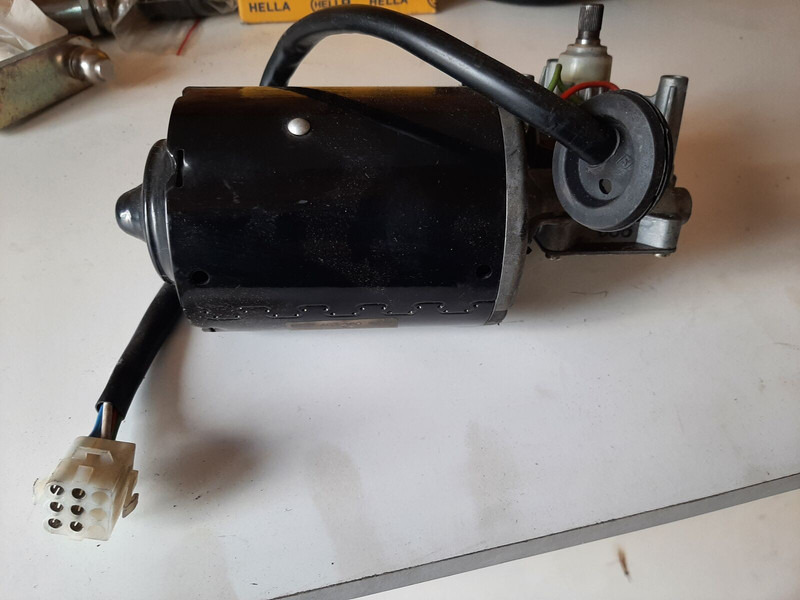 Setra BOSCH 039044245 - Щетка стеклоочистителя: фото 1 Setra BOSCH 039044245 - Щетка стеклоочистителя: фото 1