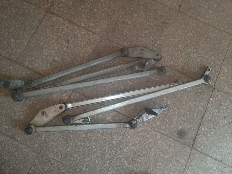 Volvo - Щетка стеклоочистителя: фото 1 Volvo - Щетка стеклоочистителя: фото 1