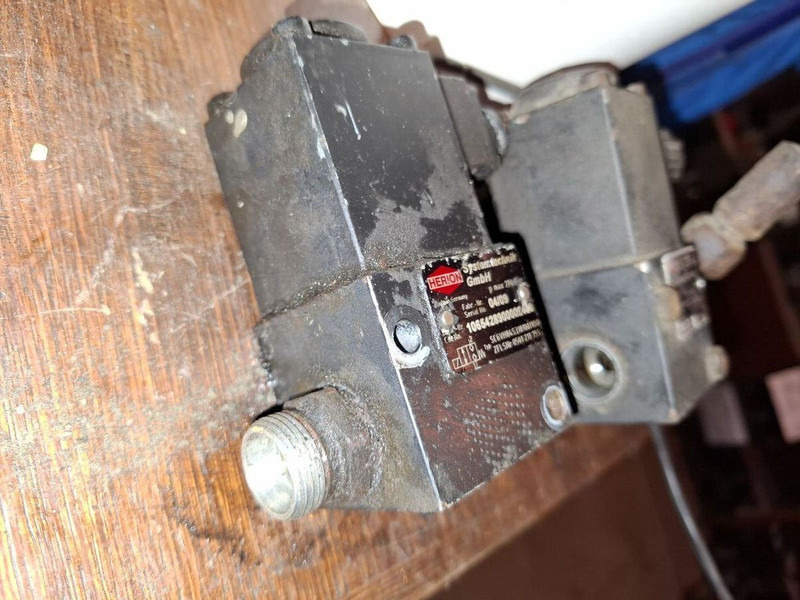 Volvo ZFLS / Herion - Гидравлический цилиндр: фото 2 Volvo ZFLS / Herion - Гидравлический цилиндр: фото 2