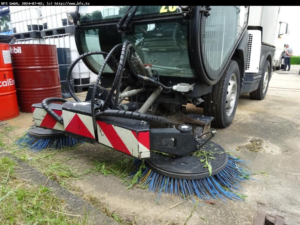 JungoJet 3500 Gehwegtauglich JungoJet 3500 Gehwegtauglich - Подметально-уборочная машина: фото 3 JungoJet 3500 Gehwegtauglich JungoJet 3500 Gehwegtauglich - Подметально-уборочная машина: фото 3