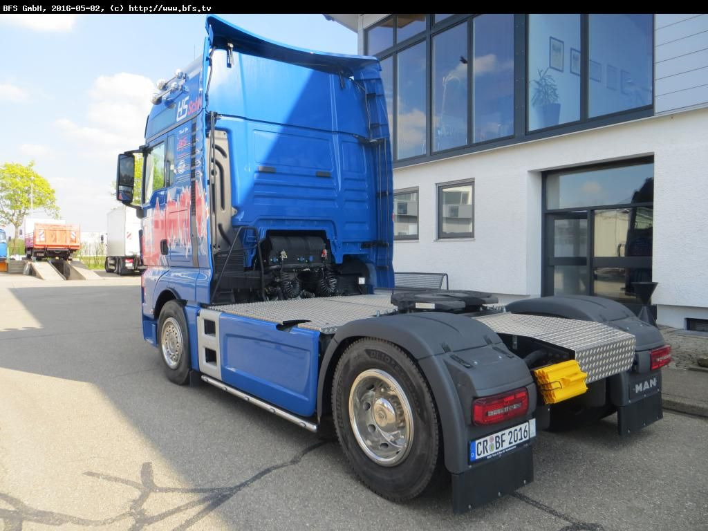 MAN TGX 18.560 4x2 BLS Euro 6 HS Schoch Edition 2016 - Тягач: фото 3 MAN TGX 18.560 4x2 BLS Euro 6 HS Schoch Edition 2016 - Тягач: фото 3