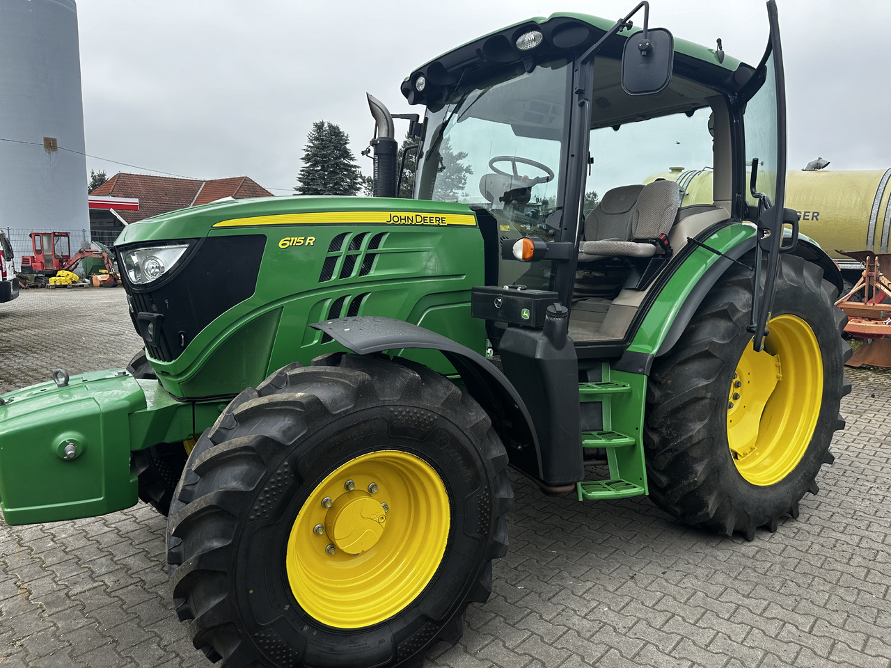 John Deere 6115R - Трактор: фото 3 John Deere 6115R - Трактор: фото 3