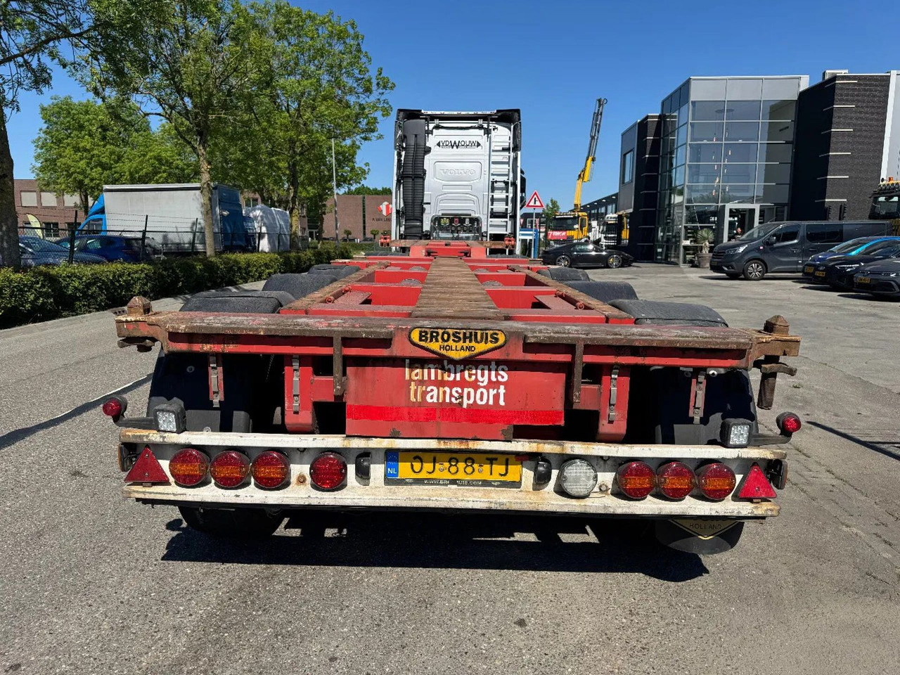 Broshuis 3 UCC-39/45 EU - 3 AXLE SAF + LIFTING AXLE - Полуприцеп-контейнеровоз/ Сменный кузов: фото 3 Broshuis 3 UCC-39/45 EU - 3 AXLE SAF + LIFTING AXLE - Полуприцеп-контейнеровоз/ Сменный кузов: фото 3