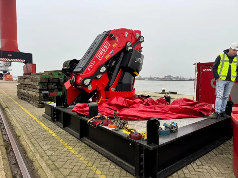 FASSI 8 x HYDR + 3 X MANUEL, REMOTE CONTROLE, WINCH 5630 KG, WITH SEPARATE BOX WITH HYDROVEN POWERPACK 30KW AND OIL TANK. F1950RAF 2. - Стрела: фото 1 FASSI 8 x HYDR + 3 X MANUEL, REMOTE CONTROLE, WINCH 5630 KG, WITH SEPARATE BOX WITH HYDROVEN POWERPACK 30KW AND OIL TANK. F1950RAF 2. - Стрела: фото 1