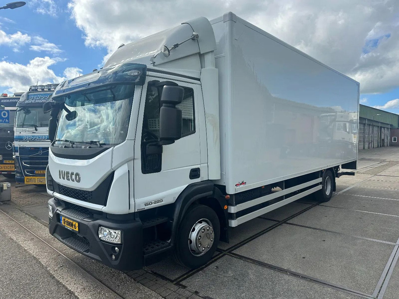 Iveco ML 150 -220, DHOLLANDIA LIFT, BOX 760X250X250 CM - Грузовик с закрытым кузовом: фото 1 Iveco ML 150 -220, DHOLLANDIA LIFT, BOX 760X250X250 CM - Грузовик с закрытым кузовом: фото 1