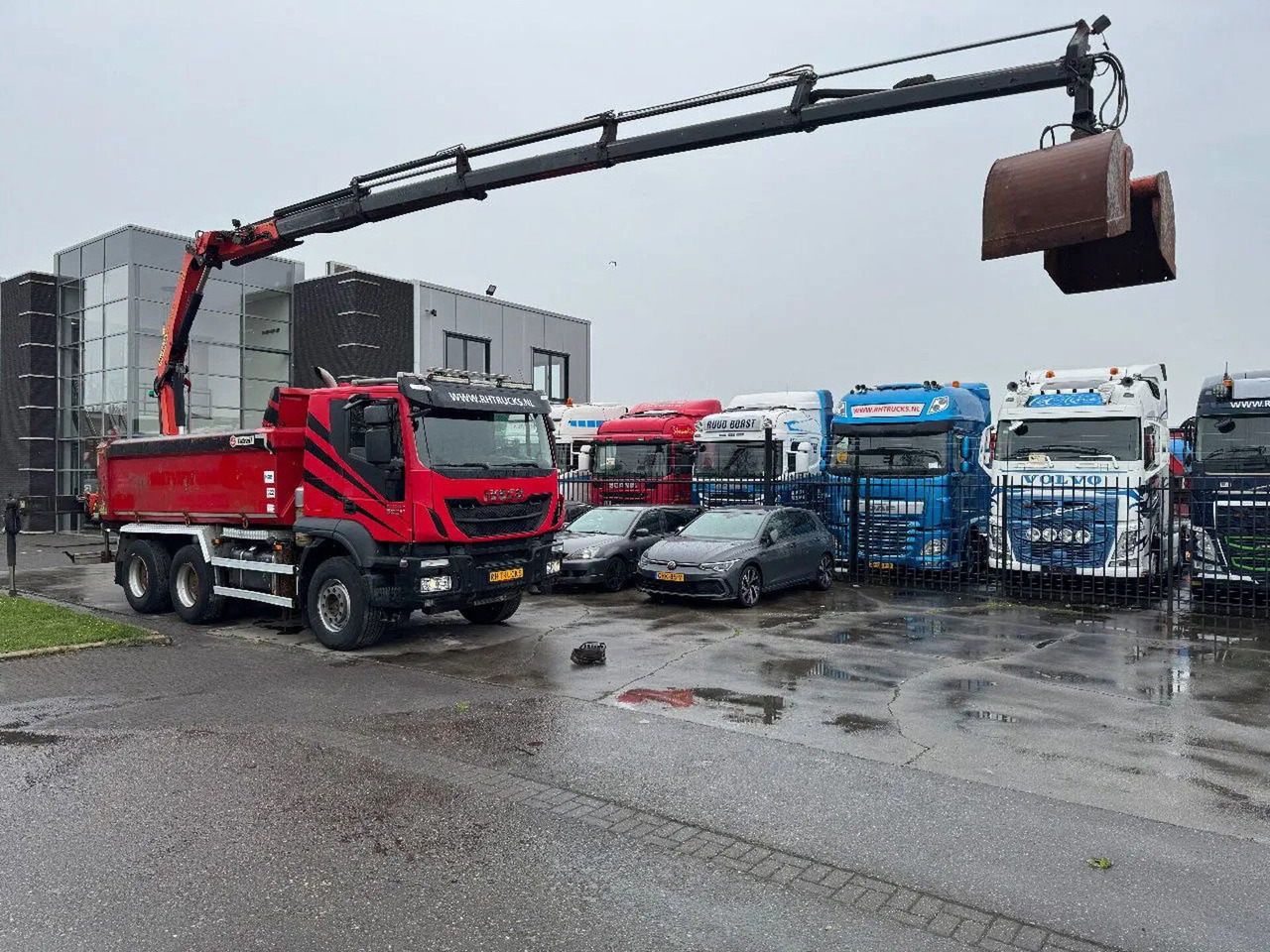 Iveco Trakker 500 6X4 EURO 6 KIPPER + PALFINGER PK1800 - Автоманипулятор: фото 3 Iveco Trakker 500 6X4 EURO 6 KIPPER + PALFINGER PK1800 - Автоманипулятор: фото 3