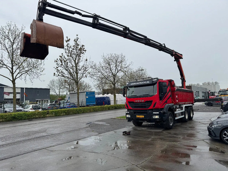 Iveco Trakker 500 6X4 EURO 6 KIPPER + PALFINGER PK18002 FULL STEEL - Автоманипулятор: фото 2 Iveco Trakker 500 6X4 EURO 6 KIPPER + PALFINGER PK18002 FULL STEEL - Автоманипулятор: фото 2