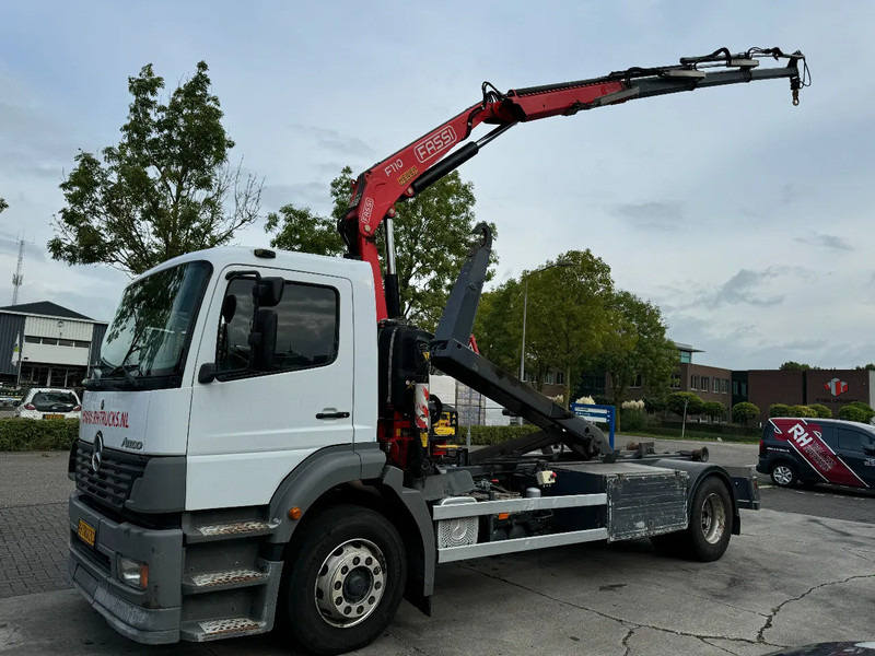 Mercedes-Benz LS 1923 ATEGO + 2011 FASSI F110 + 2011 VDS HOOKLIFT - Крюковой мультилифт, Автоманипулятор: фото 1 Mercedes-Benz LS 1923 ATEGO + 2011 FASSI F110 + 2011 VDS HOOKLIFT - Крюковой мультилифт, Автоманипулятор: фото 1