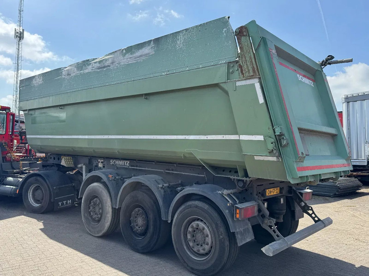 Schmitz Cargobull SGF*3 LIFTING AXLE - Самосвальный полуприцеп: фото 2 Schmitz Cargobull SGF*3 LIFTING AXLE - Самосвальный полуприцеп: фото 2