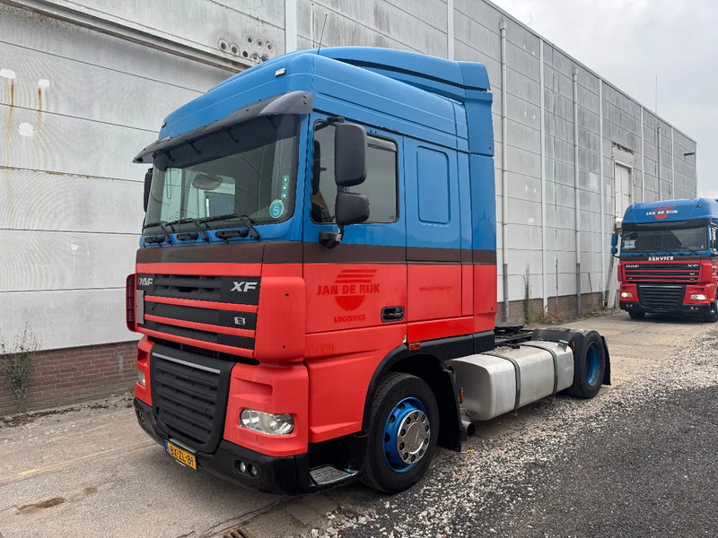 DAF XF 105.410 4X2 MEGA STANDKLIMA AIRCO - Тягач: фото 1 DAF XF 105.410 4X2 MEGA STANDKLIMA AIRCO - Тягач: фото 1