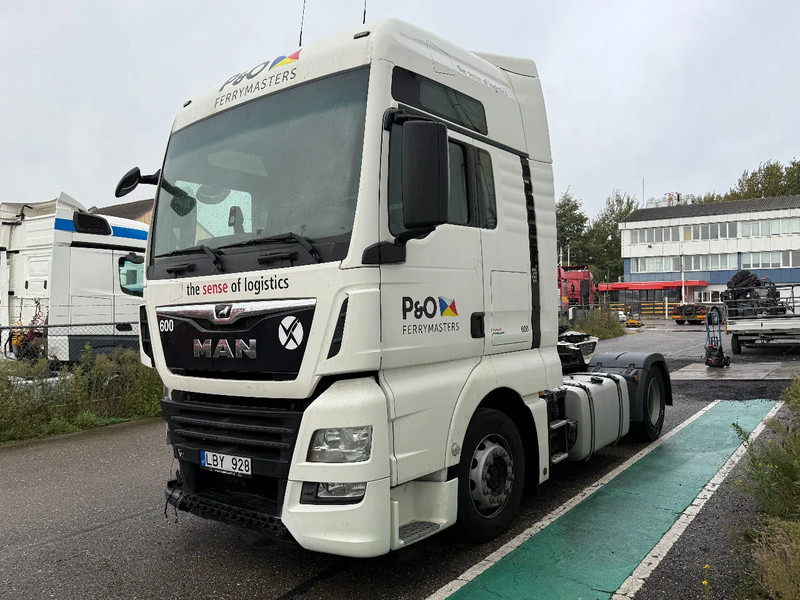 MAN TGX 18.460 4X2 + RETARDER - ENGINE BROKEN - Тягач: фото 1 MAN TGX 18.460 4X2 + RETARDER - ENGINE BROKEN - Тягач: фото 1