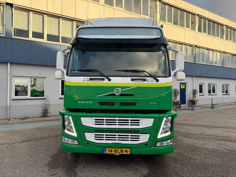 Volvo FM 420 4X2 EURO 6 SKIRTS AUTOMATIC - Тягач: фото 2 Volvo FM 420 4X2 EURO 6 SKIRTS AUTOMATIC - Тягач: фото 2