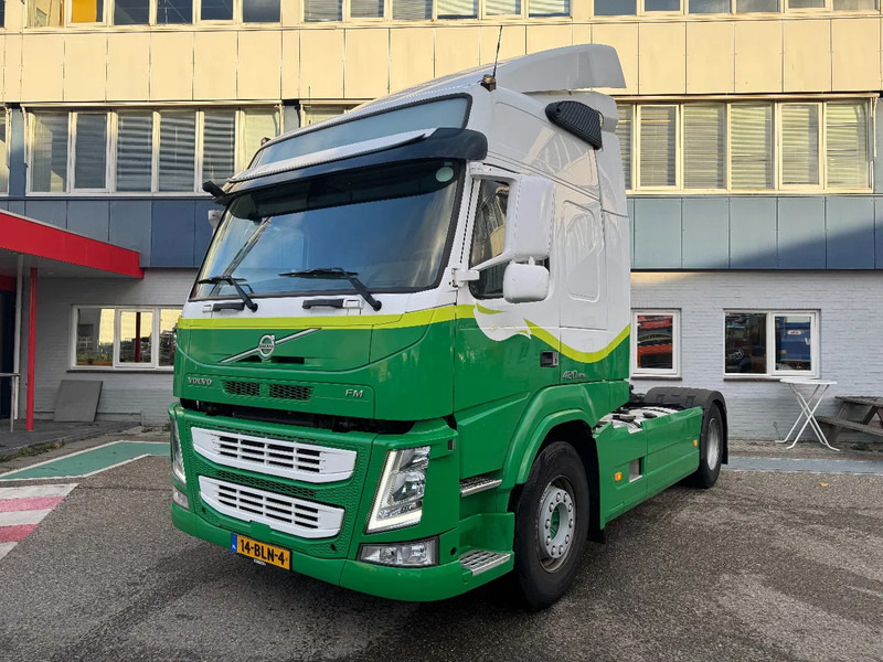 Volvo FM 420 4X2 EURO 6 SKIRTS AUTOMATIC - Тягач: фото 1 Volvo FM 420 4X2 EURO 6 SKIRTS AUTOMATIC - Тягач: фото 1