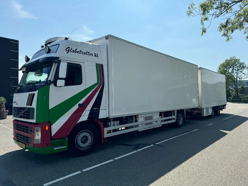 Volvo FH 12.420 4X2 EURO 3+ BURG HANGER + THERMO KING + DHOLLANDIA LIFT - Рефрижератор: фото 1 Volvo FH 12.420 4X2 EURO 3+ BURG HANGER + THERMO KING + DHOLLANDIA LIFT - Рефрижератор: фото 1