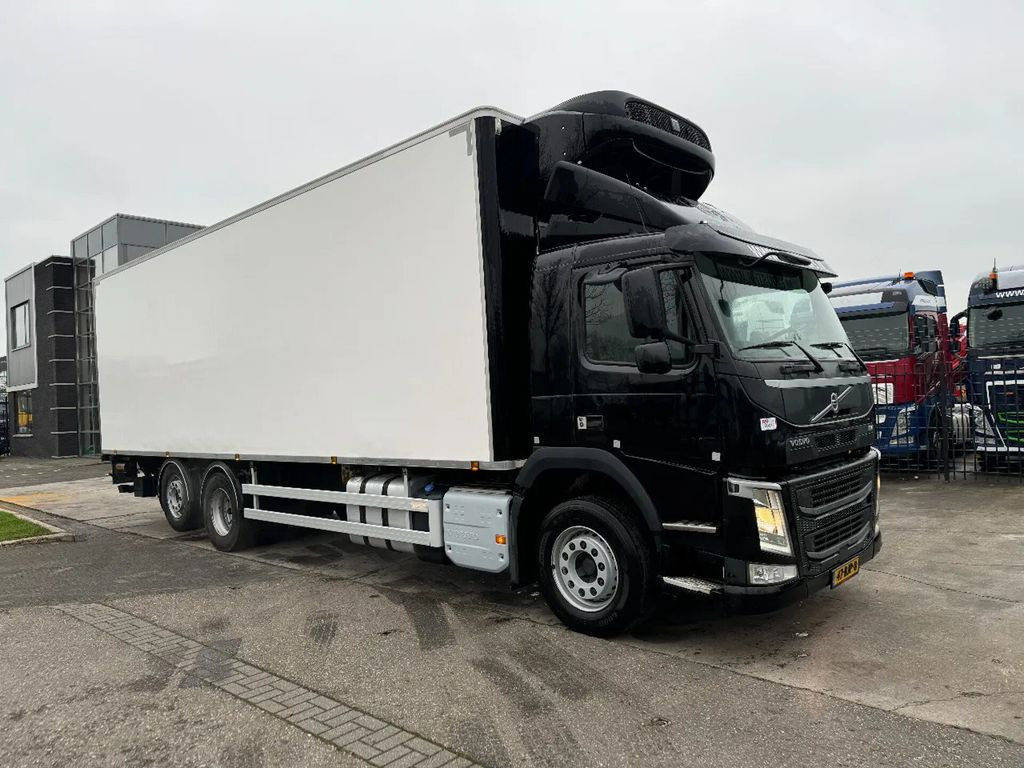 Volvo FM 330 6X2 THERMO KING CHEREAU BOX EURO 6 TÜV TI - Рефрижератор: фото 2 Volvo FM 330 6X2 THERMO KING CHEREAU BOX EURO 6 TÜV TI - Рефрижератор: фото 2