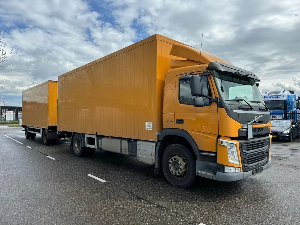 Volvo FM 370 4X2 EURO 6 + HANGER + CARGOBOX + CARGOLIF - Грузовик с закрытым кузовом: фото 2 Volvo FM 370 4X2 EURO 6 + HANGER + CARGOBOX + CARGOLIF - Грузовик с закрытым кузовом: фото 2