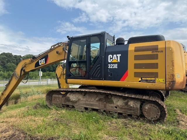 CAT 323 E - Гусеничный экскаватор: фото 2 CAT 323 E - Гусеничный экскаватор: фото 2
