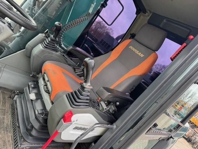 Doosan DX 190W-5 - Колёсный экскаватор: фото 4 Doosan DX 190W-5 - Колёсный экскаватор: фото 4
