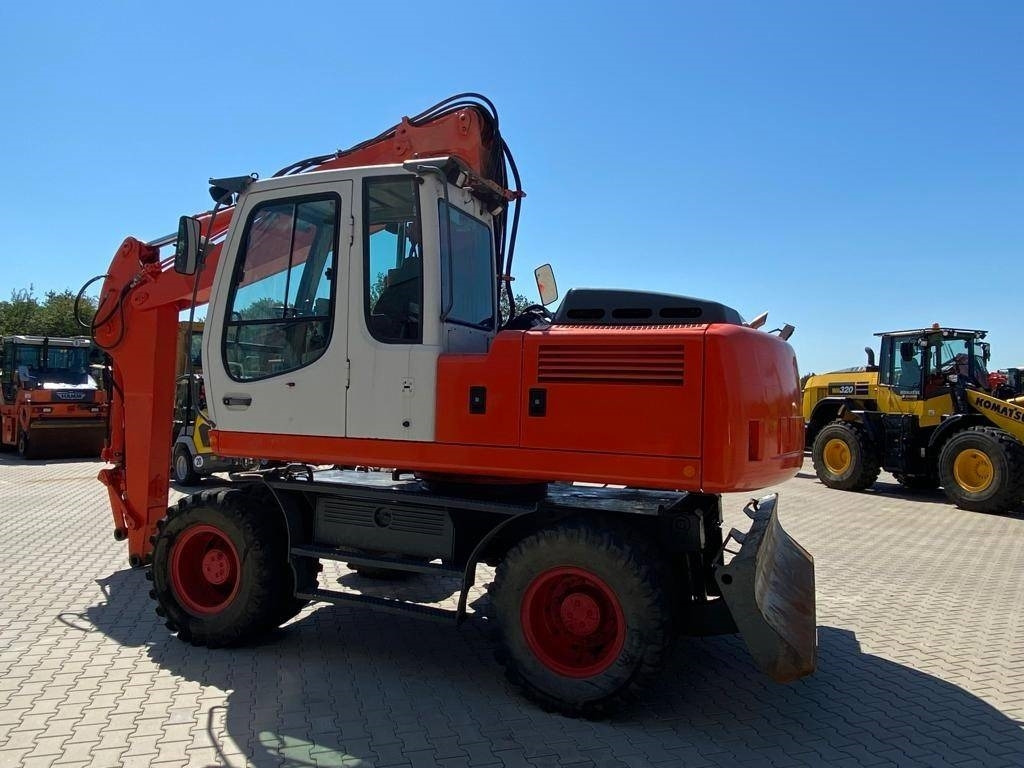 Liebherr A 900 C - Колёсный экскаватор: фото 1 Liebherr A 900 C - Колёсный экскаватор: фото 1