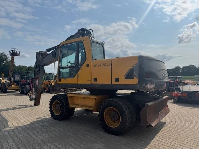 Volvo EW 180 B - Колёсный экскаватор: фото 1 Volvo EW 180 B - Колёсный экскаватор: фото 1