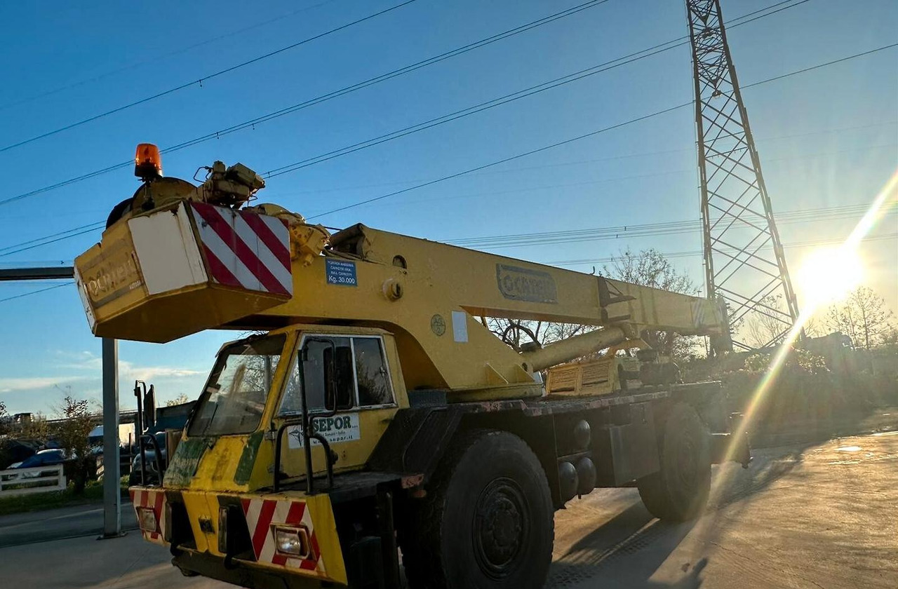 Autogru Locatelli 30 ton - Кран: фото 4 Autogru Locatelli 30 ton - Кран: фото 4