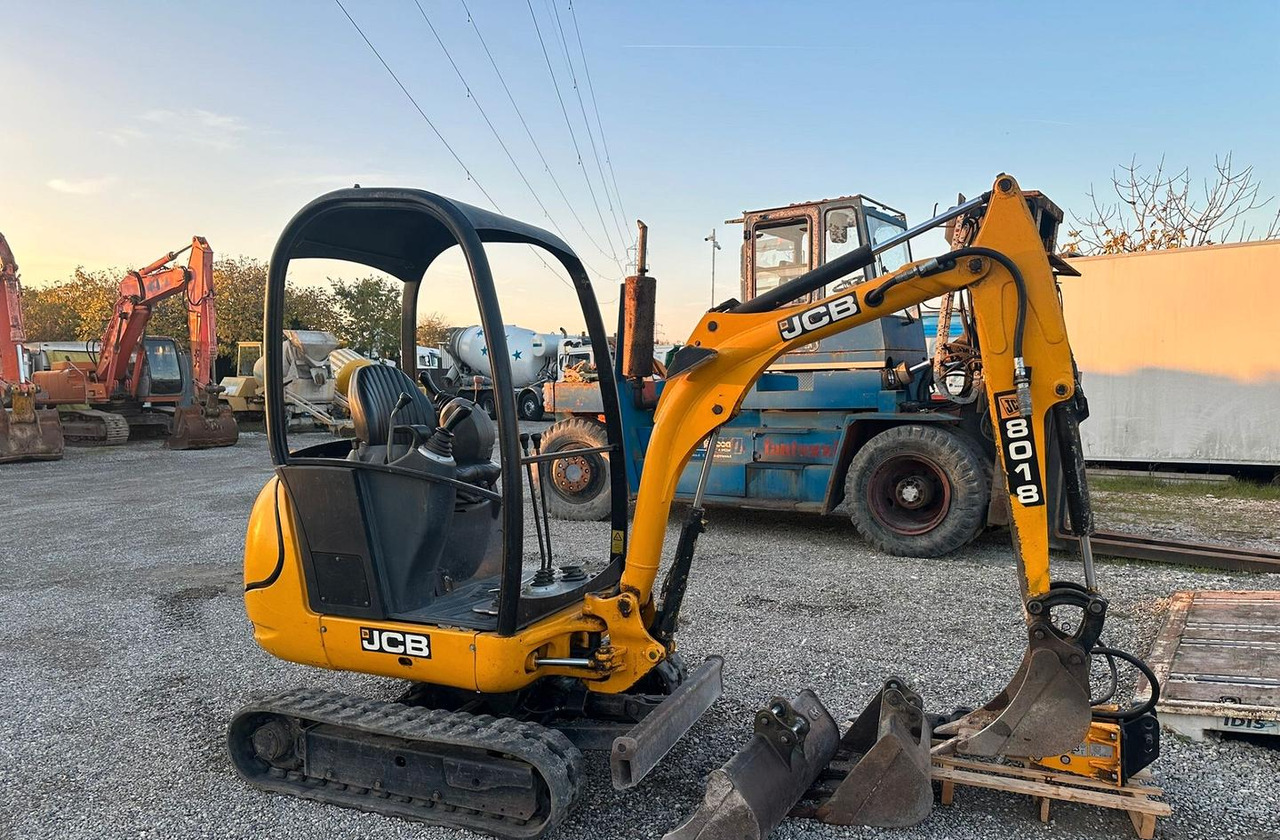 Mini escavatore Jcb 18 quintali - Мини-экскаватор: фото 5 Mini escavatore Jcb 18 quintali - Мини-экскаватор: фото 5