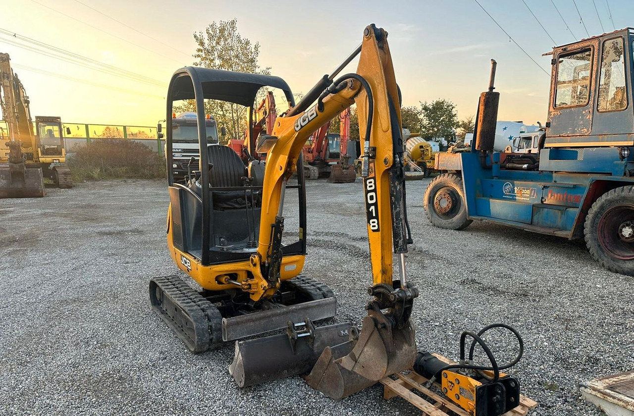 Mini escavatore Jcb 18 quintali - Мини-экскаватор: фото 4 Mini escavatore Jcb 18 quintali - Мини-экскаватор: фото 4