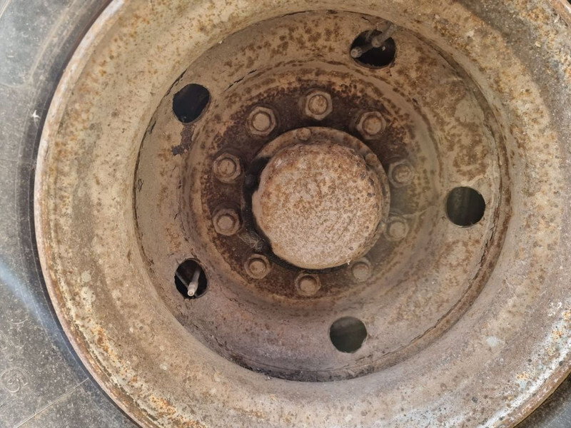 Giant 17.5 Inch - 10 Bolts - Ось и запчасти для Грузовиков: фото 2 Giant 17.5 Inch - 10 Bolts - Ось и запчасти для Грузовиков: фото 2