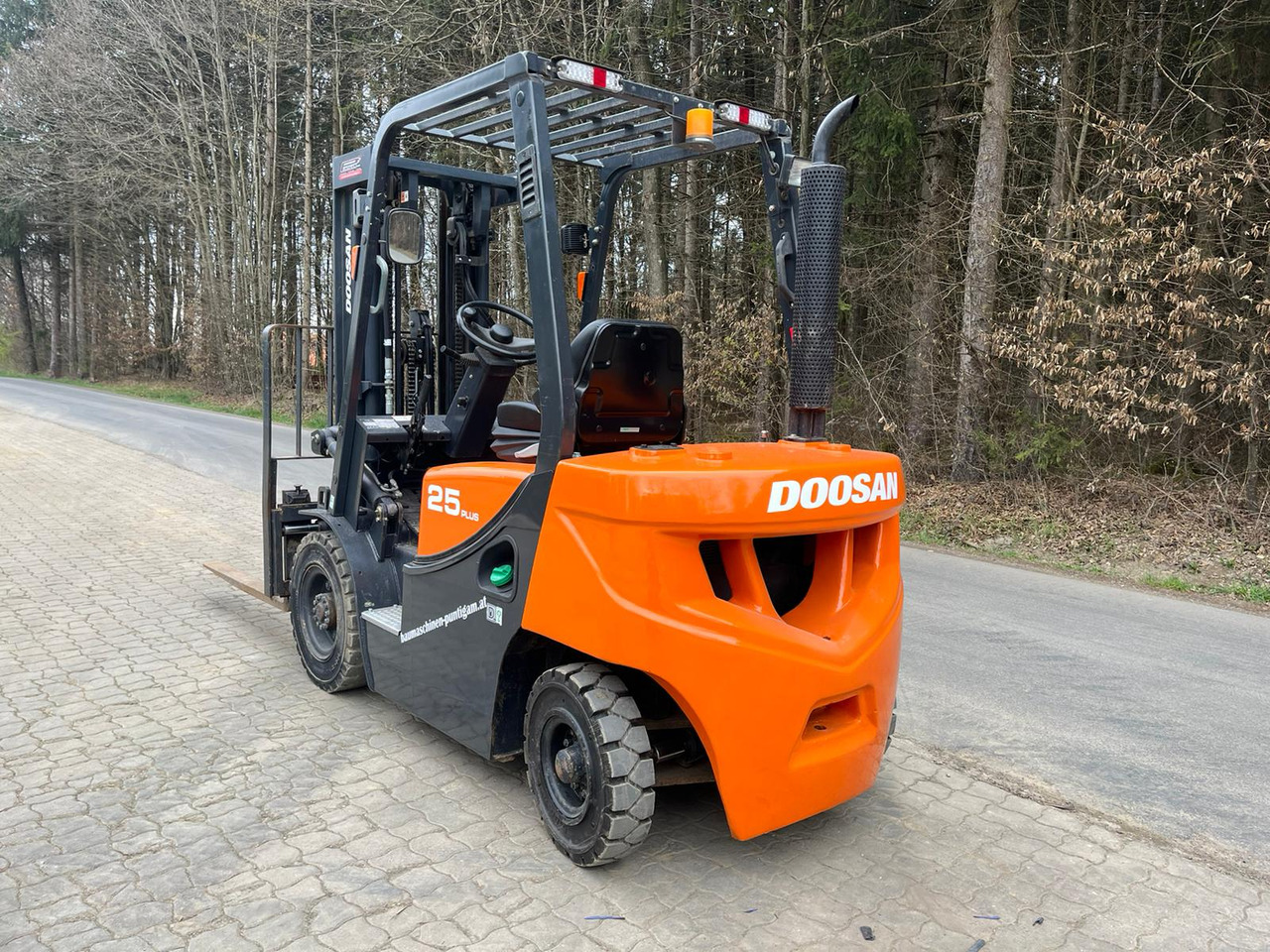 Doosan D 25 GP - Дизельный погрузчик: фото 5 Doosan D 25 GP - Дизельный погрузчик: фото 5