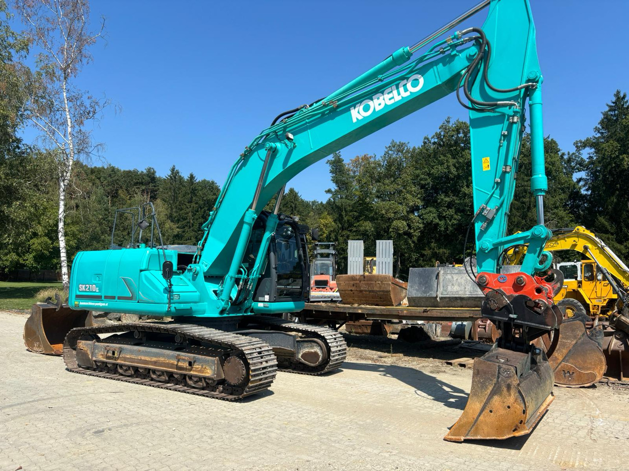 KOBELCO SK 210 NLC-9 - Гусеничный экскаватор: фото 4 KOBELCO SK 210 NLC-9 - Гусеничный экскаватор: фото 4