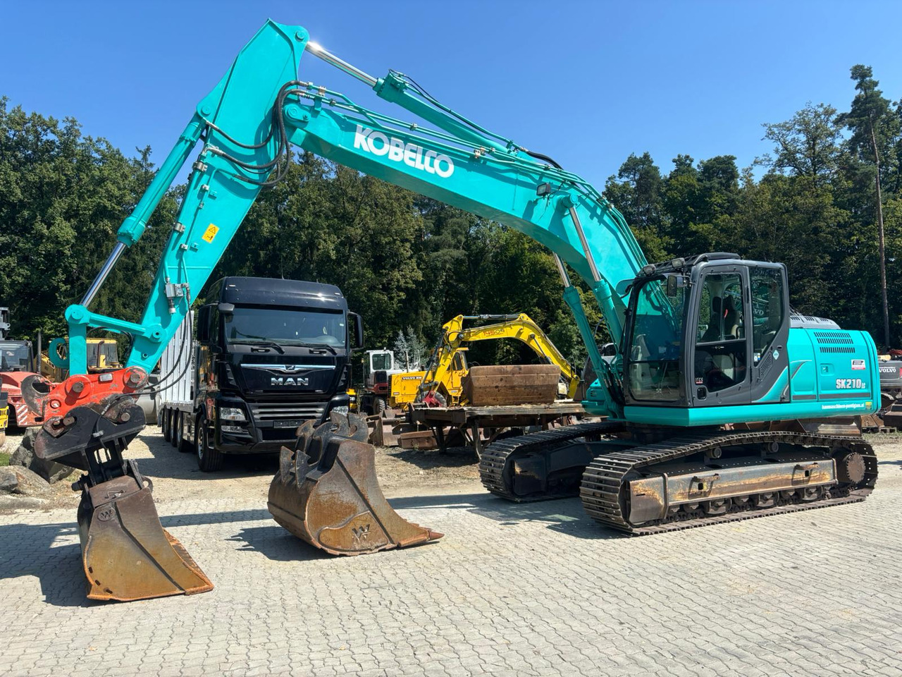 KOBELCO SK 210 NLC-9 - Гусеничный экскаватор: фото 3 KOBELCO SK 210 NLC-9 - Гусеничный экскаватор: фото 3