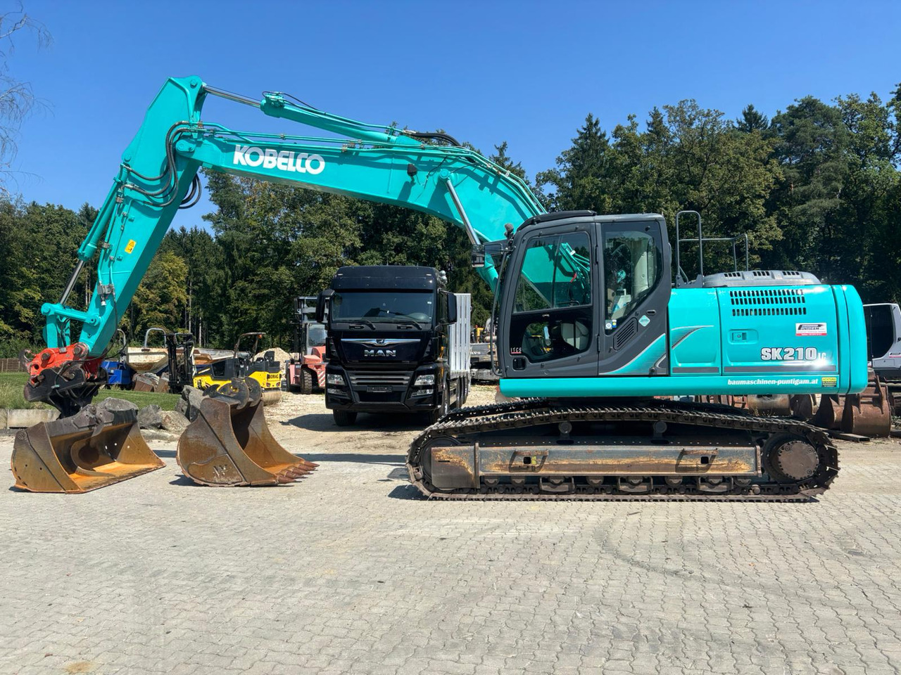 KOBELCO SK 210 NLC-9 - Гусеничный экскаватор: фото 1 KOBELCO SK 210 NLC-9 - Гусеничный экскаватор: фото 1