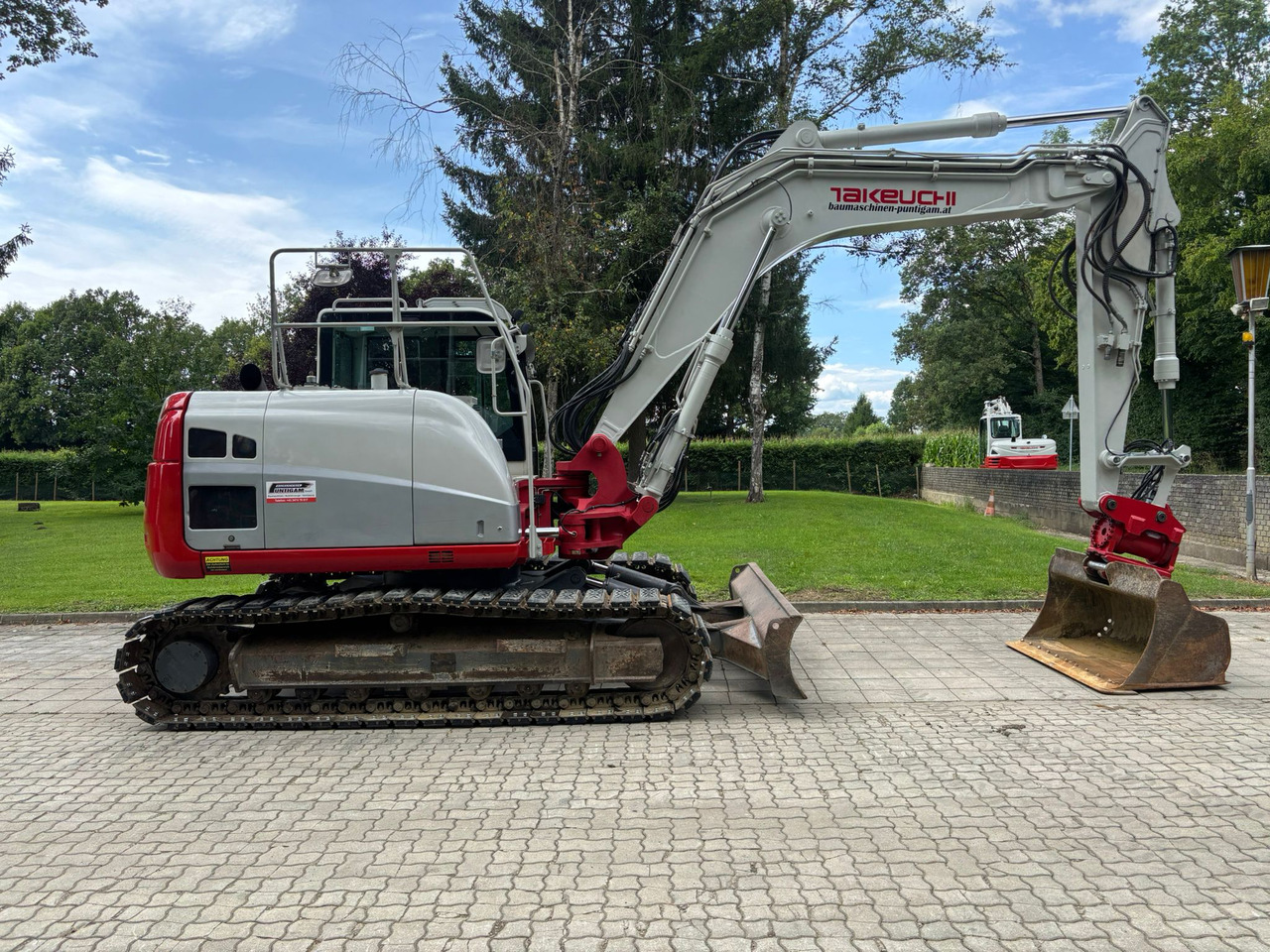 TAKEUCHI TB 2150 - Гусеничный экскаватор: фото 2 TAKEUCHI TB 2150 - Гусеничный экскаватор: фото 2