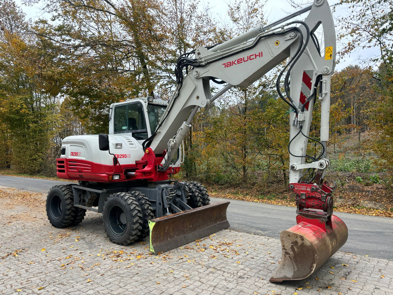 TAKEUCHI TB 295 W - Колёсный экскаватор: фото 4 TAKEUCHI TB 295 W - Колёсный экскаватор: фото 4