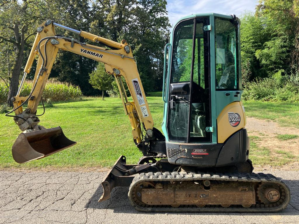 YANMAR VIO 25-4 - Мини-экскаватор: фото 1 YANMAR VIO 25-4 - Мини-экскаватор: фото 1