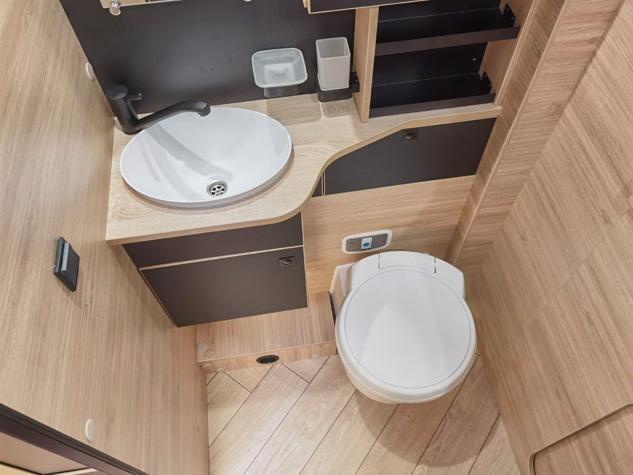 Полуинтегрированный автодом Chausson 630 TITANIUM / - 2026 - / EINZEL.- HUBBETTEN: фото 23 Полуинтегрированный автодом Chausson 630 TITANIUM / - 2026 - / EINZEL.- HUBBETTEN: фото 23