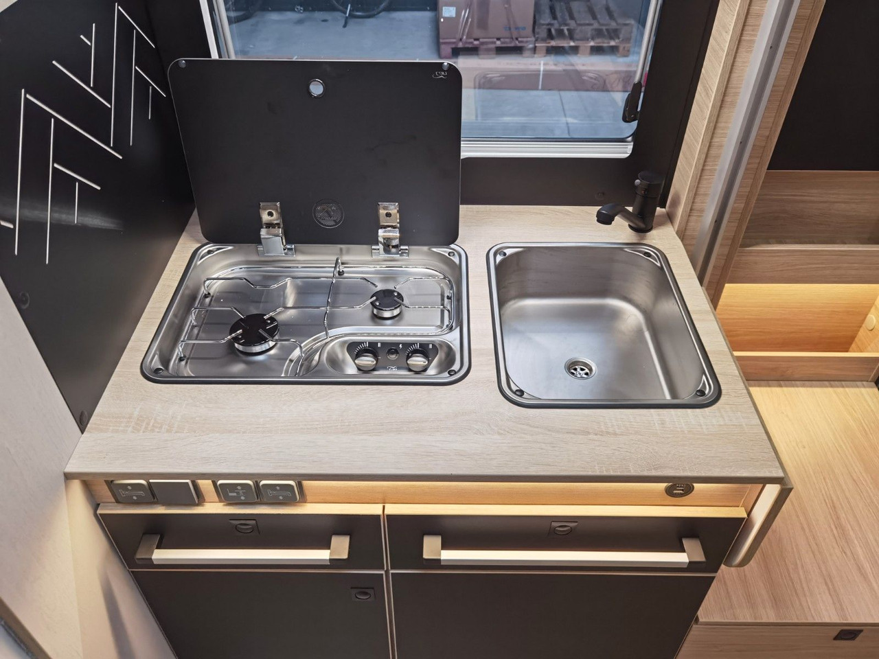 Полуинтегрированный автодом Chausson 630 TITANIUM / - 2026 - / EINZEL.- HUBBETTEN: фото 21 Полуинтегрированный автодом Chausson 630 TITANIUM / - 2026 - / EINZEL.- HUBBETTEN: фото 21