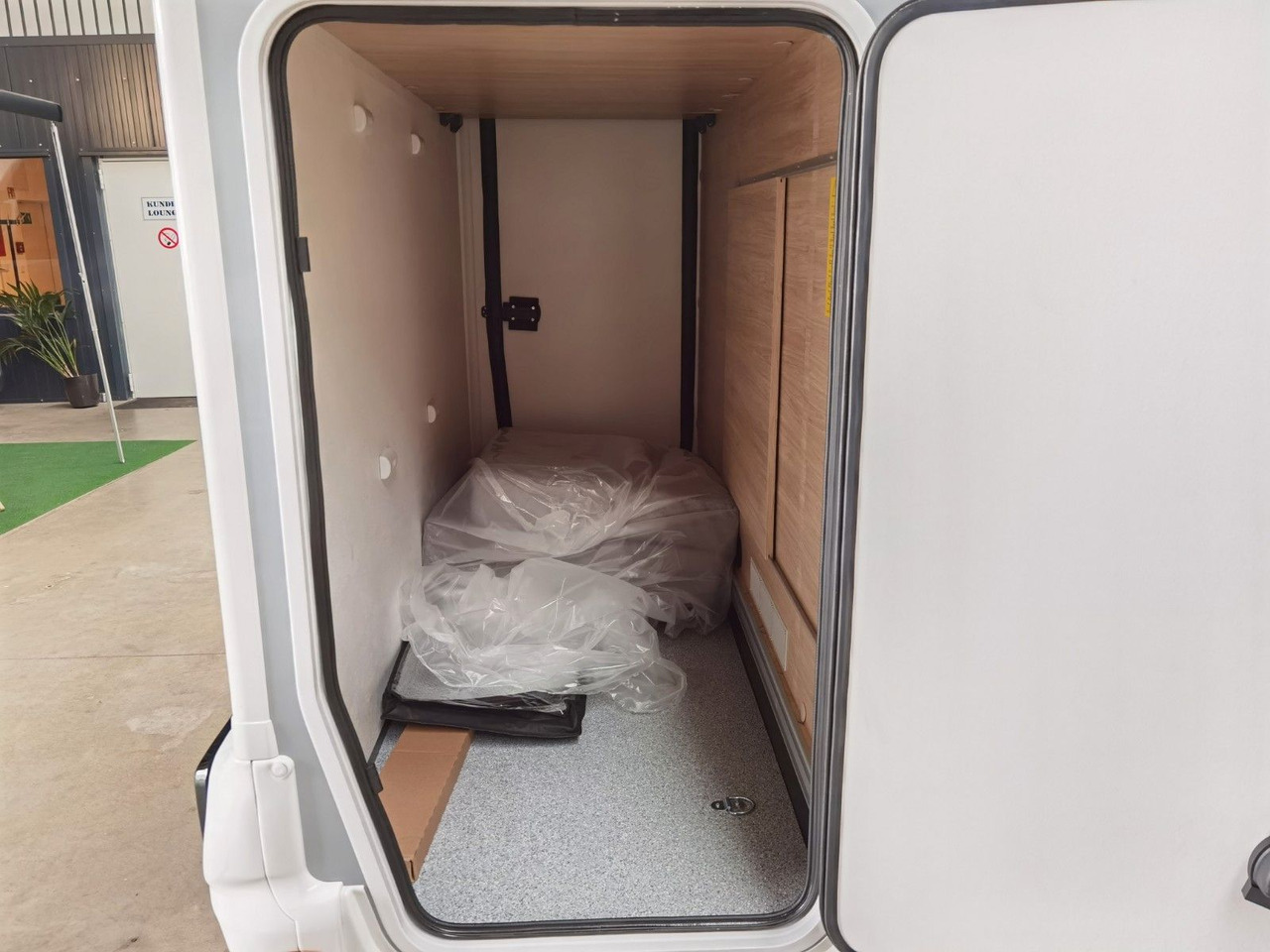 Полуинтегрированный автодом Chausson 630 TITANIUM / - 2026 - / EINZEL.- HUBBETTEN: фото 12 Полуинтегрированный автодом Chausson 630 TITANIUM / - 2026 - / EINZEL.- HUBBETTEN: фото 12