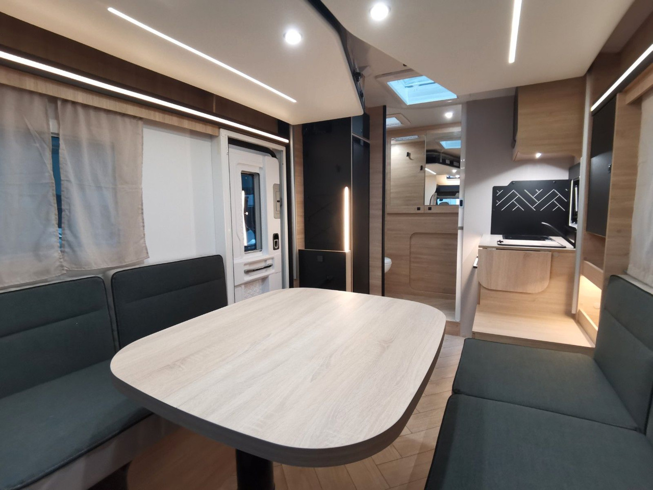 Полуинтегрированный автодом Chausson 630 TITANIUM / - 2026 - / EINZEL.- HUBBETTEN: фото 14 Полуинтегрированный автодом Chausson 630 TITANIUM / - 2026 - / EINZEL.- HUBBETTEN: фото 14
