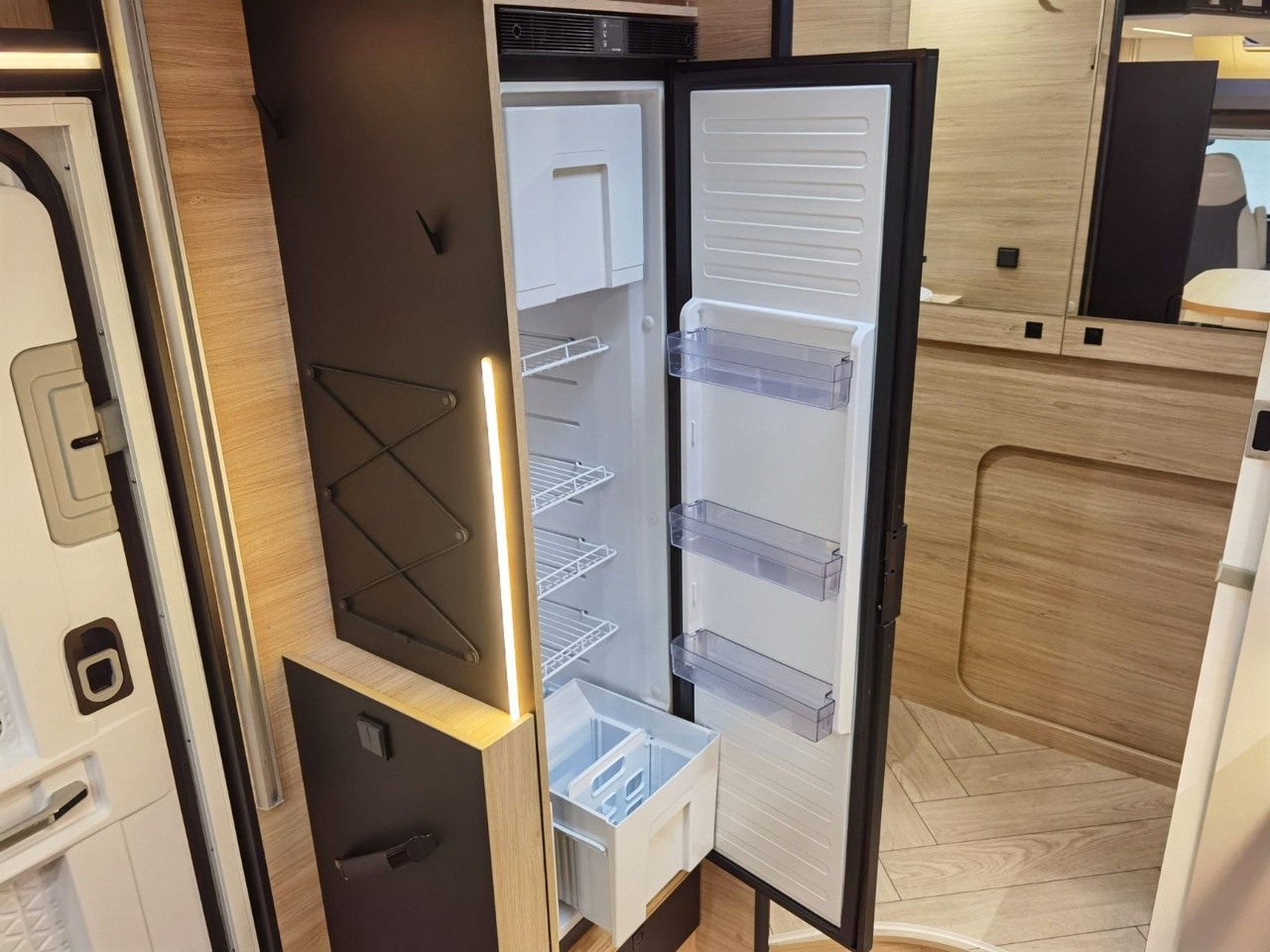 Полуинтегрированный автодом Chausson 630 TITANIUM / - 2026 - / EINZEL.- HUBBETTEN: фото 22 Полуинтегрированный автодом Chausson 630 TITANIUM / - 2026 - / EINZEL.- HUBBETTEN: фото 22