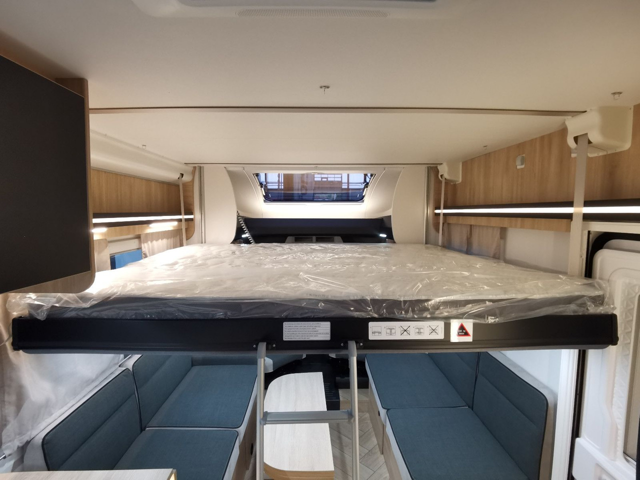 Полуинтегрированный автодом Chausson 640 TITANIUM /- 2026 - / XXL - HUBBETT & RAUMBAD: фото 9 Полуинтегрированный автодом Chausson 640 TITANIUM /- 2026 - / XXL - HUBBETT & RAUMBAD: фото 9