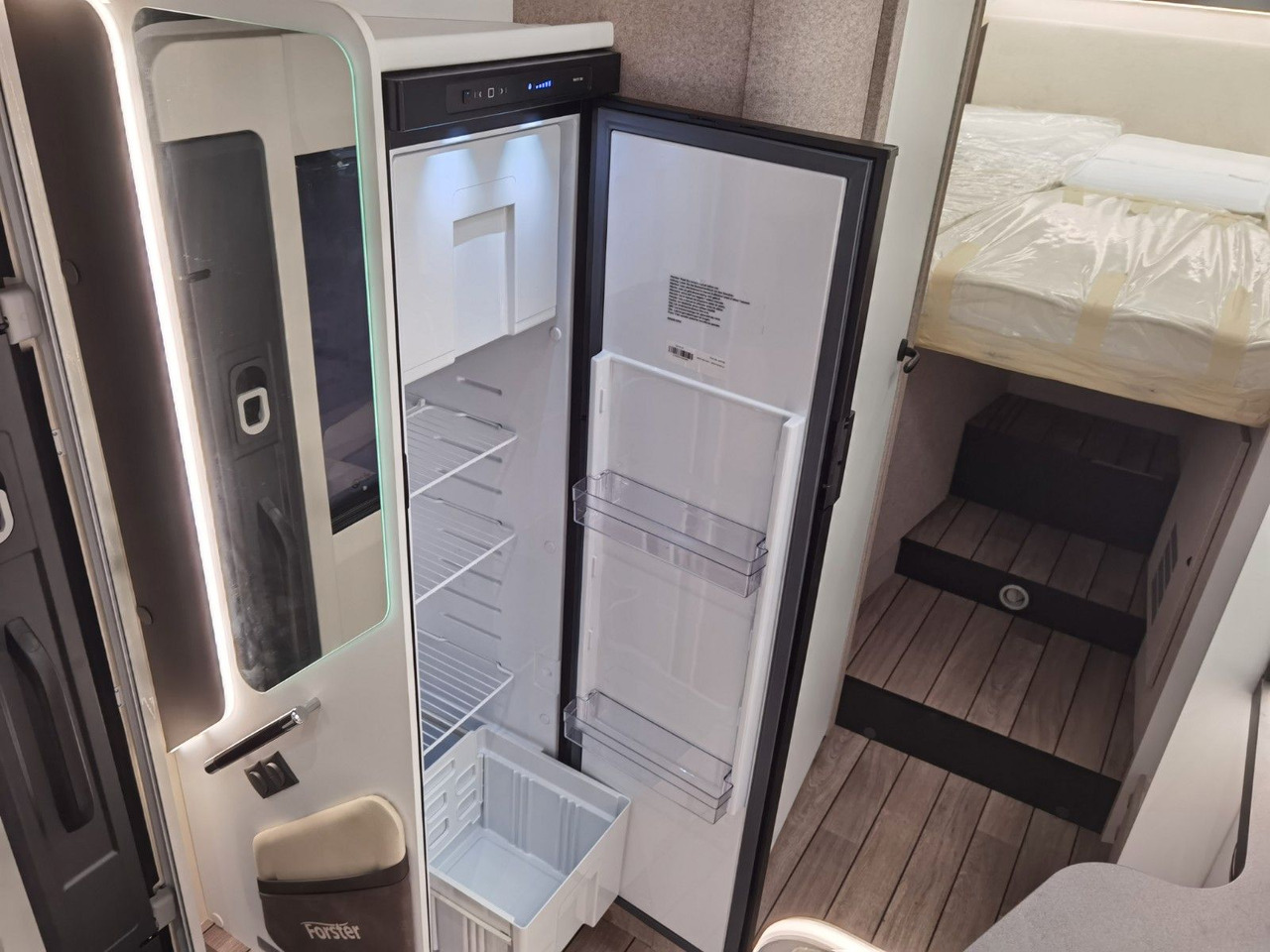 Полуинтегрированный автодом Forster T 745 EB /-2025-/ 140PS / EINZELBETTEN & RAUMBAD: фото 16 Полуинтегрированный автодом Forster T 745 EB /-2025-/ 140PS / EINZELBETTEN & RAUMBAD: фото 16