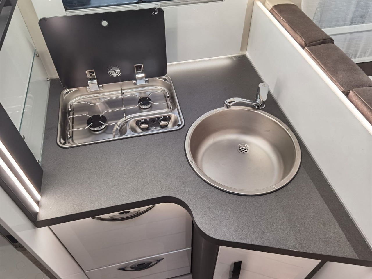 Полуинтегрированный автодом Forster T 745 EB /-2025-/ 140PS / EINZELBETTEN & RAUMBAD: фото 17 Полуинтегрированный автодом Forster T 745 EB /-2025-/ 140PS / EINZELBETTEN & RAUMBAD: фото 17