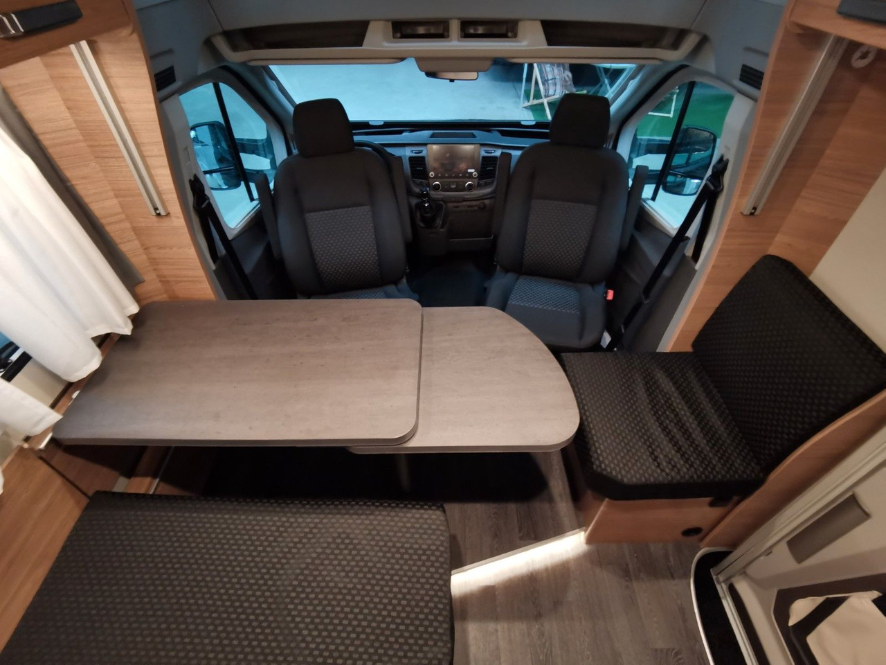 Полуинтегрированный автодом Weinsberg CARASUITE 700 MEG /155PS /EINZELBETTEN & HUBBETT: фото 13