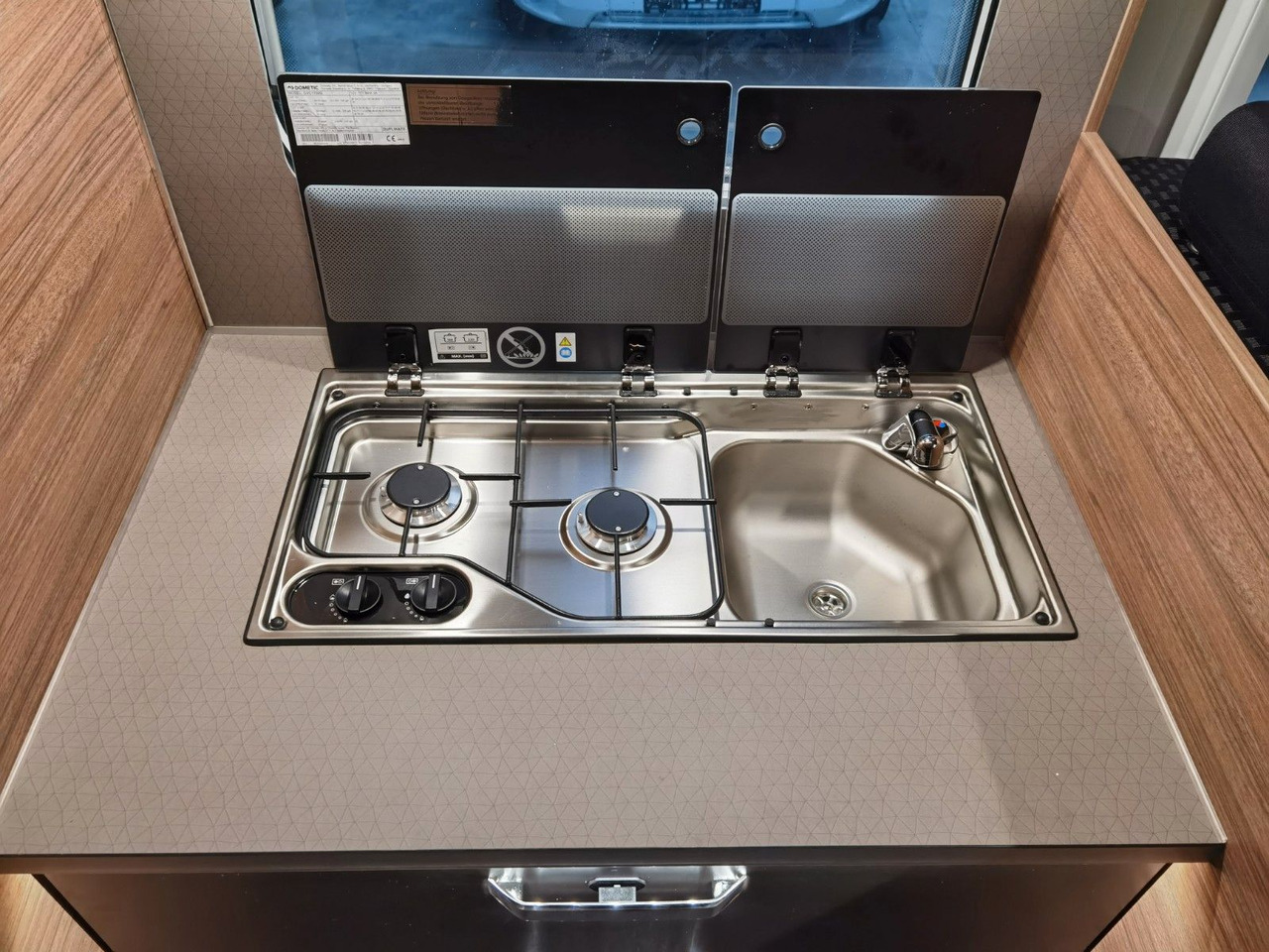 Полуинтегрированный автодом Weinsberg CARASUITE 700 MEG /155PS /EINZELBETTEN & HUBBETT: фото 16