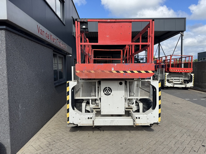 Genie Genie GS 3390 RT Schaarhoogwerker / Scissor Lift / Arbeitsbuhne 12mtr werkhoogte 4x4 Deutz DIESEL 2014 - Ножничный подъемник: фото 2 Genie Genie GS 3390 RT Schaarhoogwerker / Scissor Lift / Arbeitsbuhne 12mtr werkhoogte 4x4 Deutz DIESEL 2014 - Ножничный подъемник: фото 2