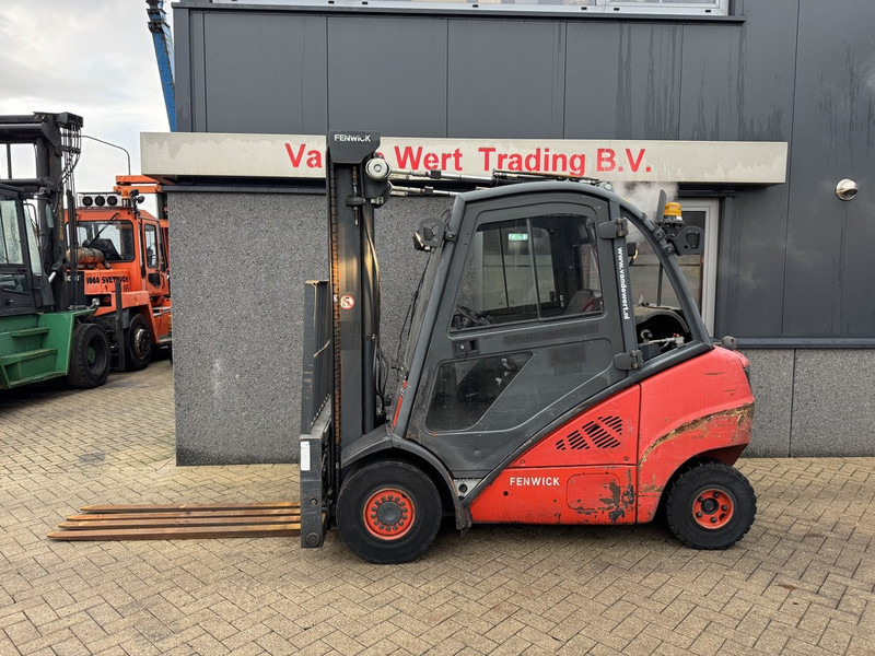 Linde H30T-01 Duplo 365 Sideshift / Vorkversteller LPG 2012 - Газовый погрузчик: фото 1 Linde H30T-01 Duplo 365 Sideshift / Vorkversteller LPG 2012 - Газовый погрузчик: фото 1