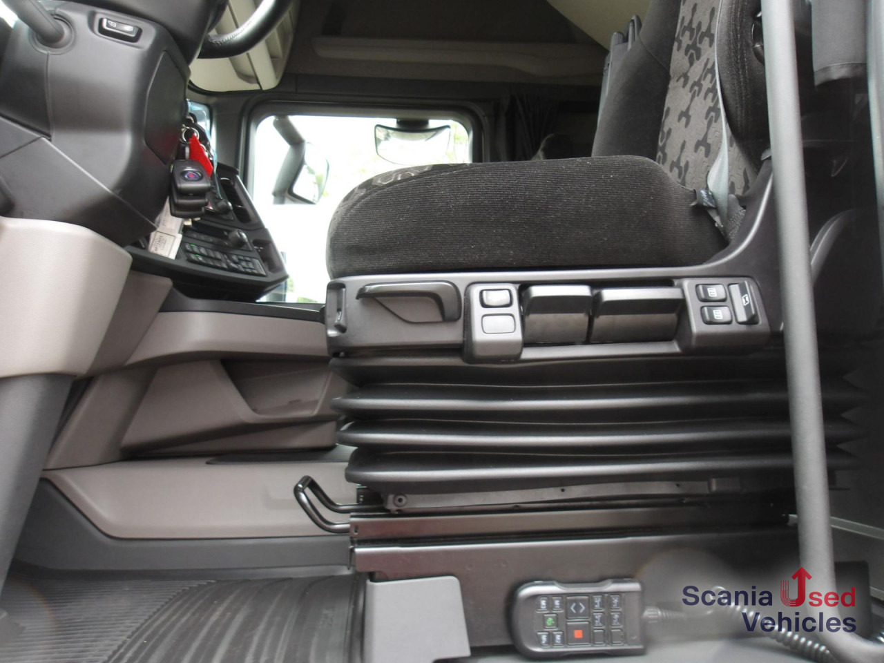 SCANIA R460 A4X2 NA - Тягач: фото 3 SCANIA R460 A4X2 NA - Тягач: фото 3